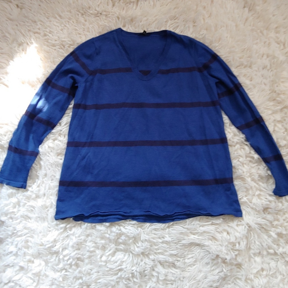 Sweater - image 1